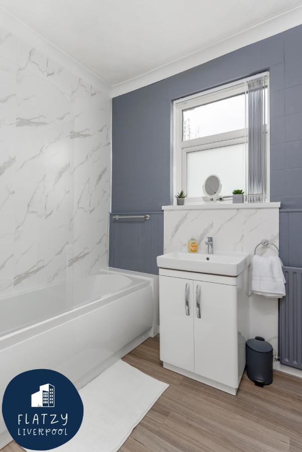 Flatzy - 6 Bed Oasis Close To Football Stadiums Liverpool Exteriér fotografie